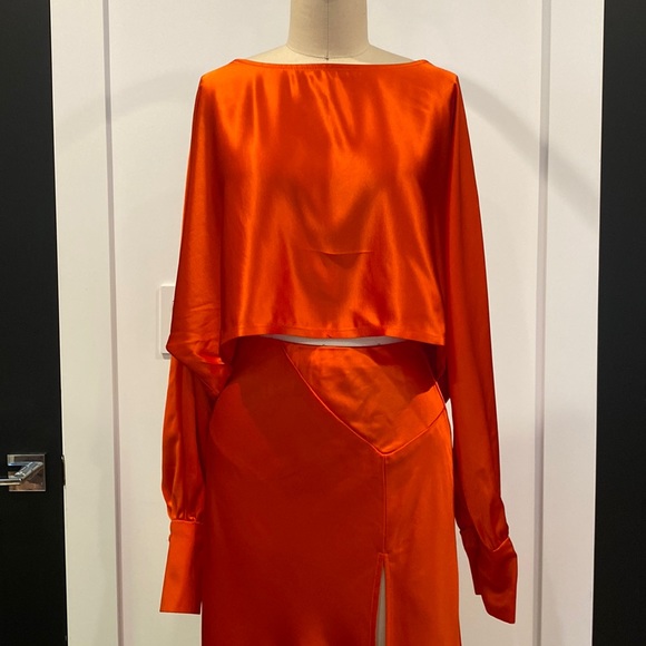 NONchalant Tops - NONchalant Tayla Cuffed Top in Orange